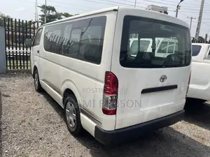 Toyota HiAce 2012 White