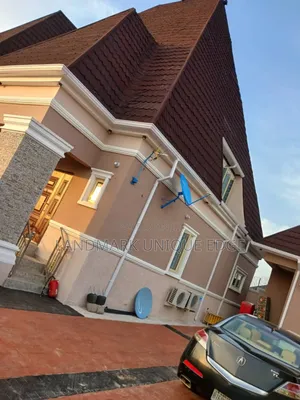 5bdrm Penthouse in Queen Elizabeth, Gwarinpa for sale