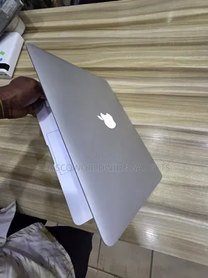 Laptop Apple MacBook Pro 2015 8GB Intel Core I5 SSHD (Hybrid) 128GB