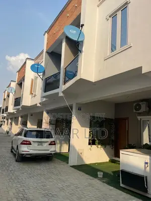 3bdrm Duplex in Ikota for sale