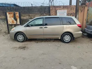 Toyota Sienna 2008 Gold