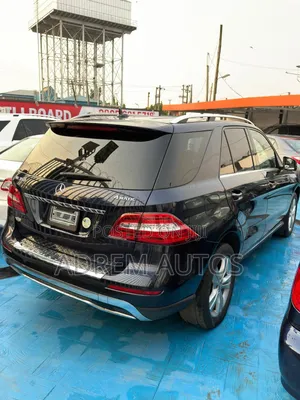 Mercedes-Benz M Class ML350 4MATIC 4dr SUV AWD (3.5L 6cyl 7A) 2014 Blue