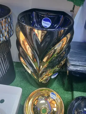 Gold Design Standing Wash Hand Basin