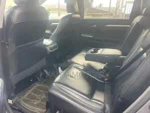 Toyota Highlander XLE 4x2 V6 (3.5L 6cyl 8A) 2018 Gray
