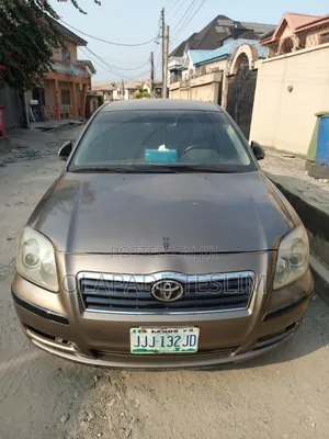 Toyota Avensis Sedan 2005 Brown