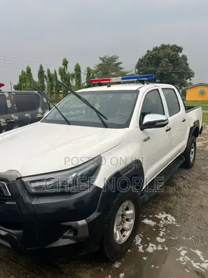 Toyota Hilux 2012 White