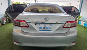 Toyota Corolla 2011 Silver