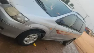 Mazda E2000 2004