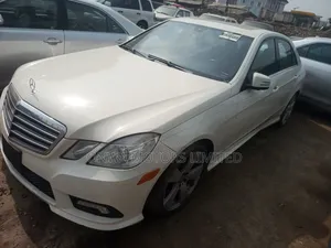 Mercedes-Benz E350 Base 4Matic Sedan AWD (3.5L 6cyl 7A) 2011 White