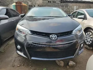 Toyota Corolla LE Premium 4dr Sedan (1.8L 4cyl CVT) 2015 Black