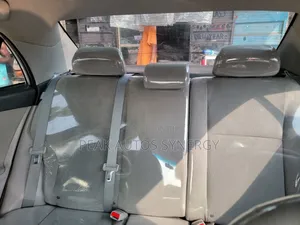 Toyota Corolla LE 4dr Sedan (1.8L 4cyl 4A) 2013 Silver
