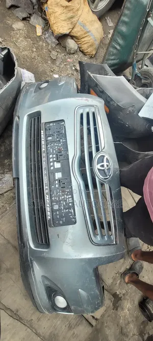 Front Bumper Avensis 2006