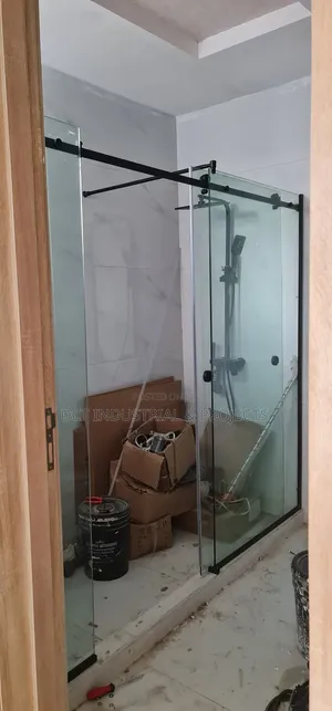 Bathroom Shower Glass / Cubicle Glass