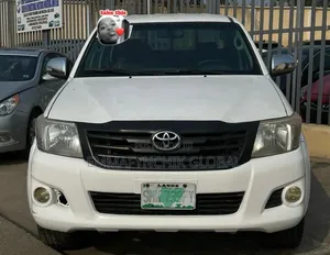 Toyota Hilux 2014 White
