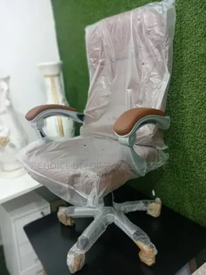 Classic Office Chair With a Clean, Professional Look
