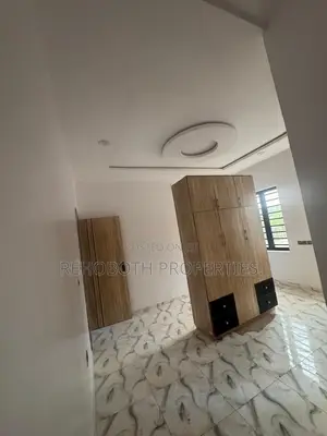 3bdrm Duplex in Npg Omolayo, Akobo for rent