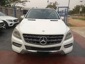 Mercedes-Benz M Class ML350 4dr SUV (3.5L 6cyl 7A) 2014 White