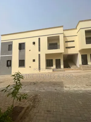 3bdrm Block of Flats in Life Camp for sale