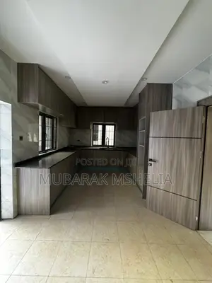 4bdrm Duplex in Kado for sale