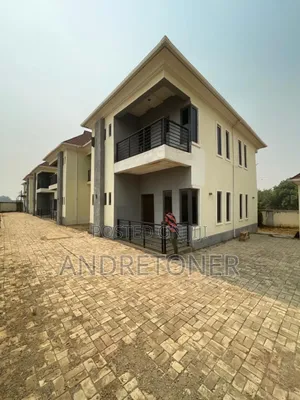 4bdrm Townhouse/Terrace in FHA for sale