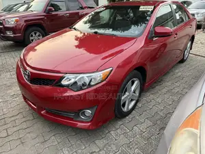 Toyota Camry SE 4dr Sedan (2.5L 4cyl 6A) 2012 Red