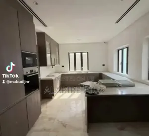 5bdrm Duplex in Estate, Asokoro for sale