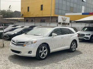 Toyota Venza XLE 4dr Wagon (3.5L 6cyl 6A) 2015 White
