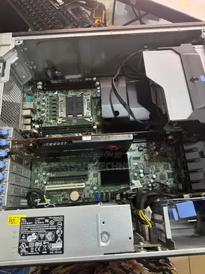 Desktop Computer Dell 32GB Intel Xeon HDD+SSD 32GB