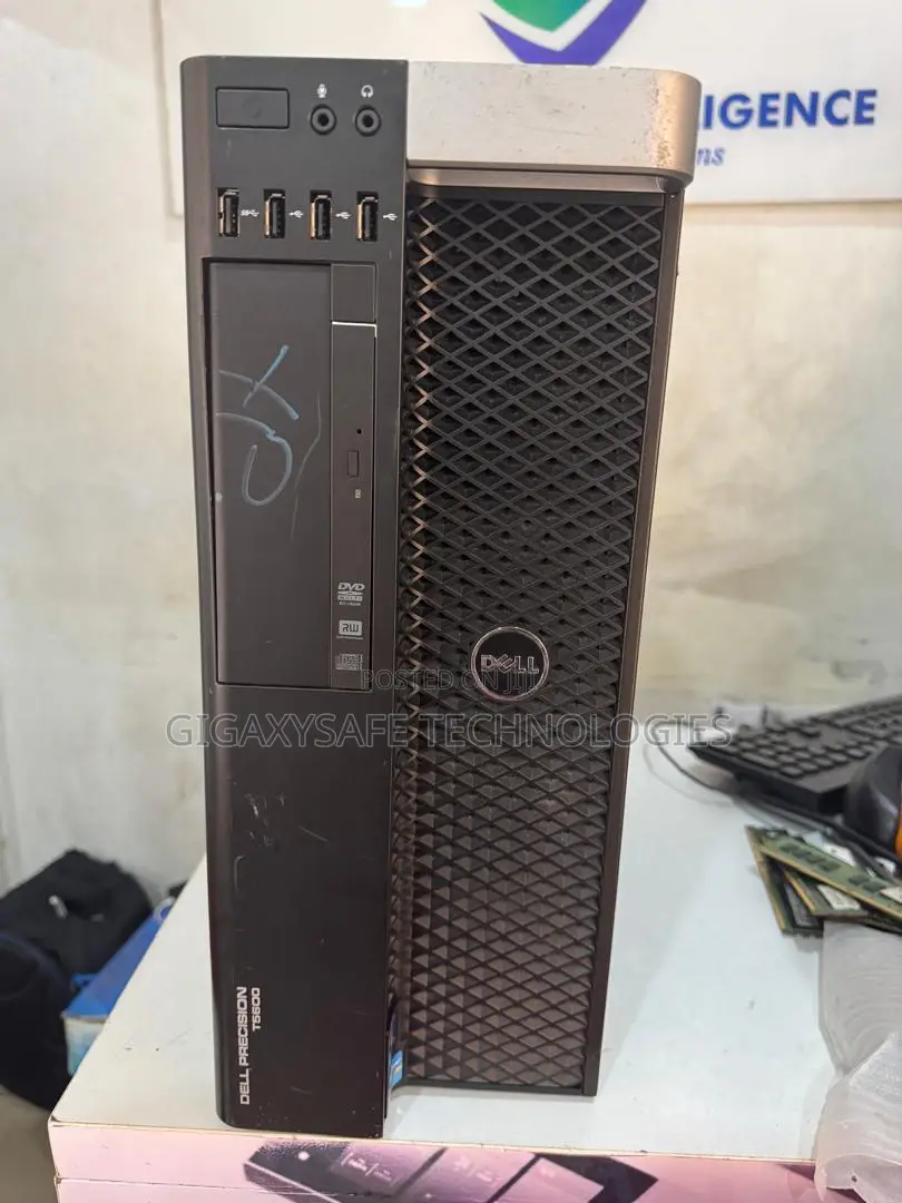 Desktop Computer Dell 32GB Intel Xeon HDD+SSD 32GB