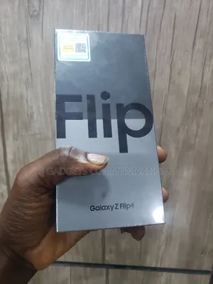 New Samsung Galaxy Z Flip4 256 GB Purple