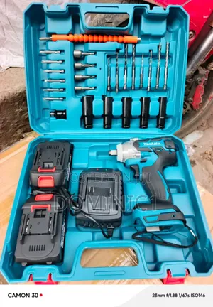 Cordless Makita Impact Wrench Kit