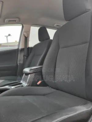 Toyota RAV4 XLE 4dr SUV AWD (2.5L 4cyl 6A) 2015 Gray