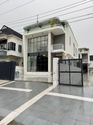 5bdrm Duplex in Inside An Estate, Chevron for sale