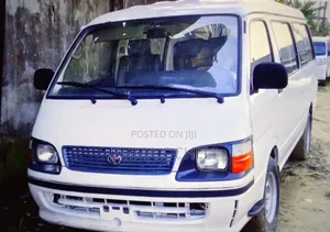 Toyota HiAce 2004 White