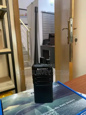 Motorola Cp100d Walkie Talkie Radio (Single)