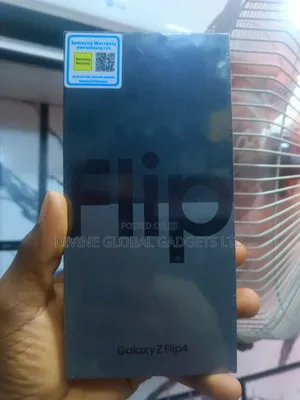 New Samsung Galaxy Z Flip4 128 GB Black