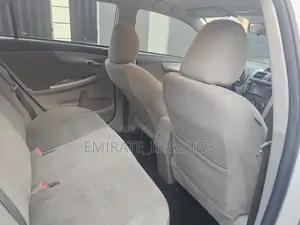 Toyota Corolla LE 4dr Sedan (1.8L 4cyl 4A) 2012 White
