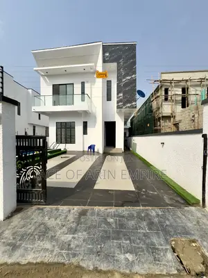 5bdrm Duplex in Chevron Estate for sale