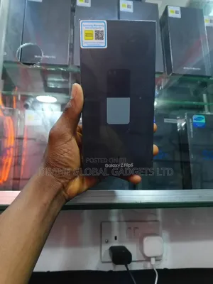 New Samsung Galaxy Z Flip 5 256 GB Green