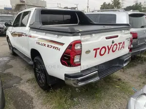 Toyota Hilux 2024 White