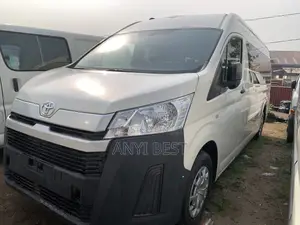 Toyota HiAce 2023 White
