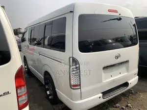 Toyota HiAce 2015 White