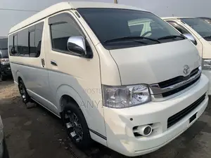Toyota HiAce 2015 White
