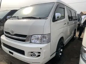Toyota HiAce 2015 White