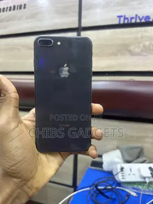 Apple iPhone 8 Plus 64 GB Black
