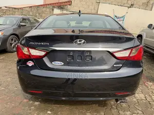 Hyundai Sonata Limited 2.0T Sedan (2.0L 4cyl 6A) 2011 Blue