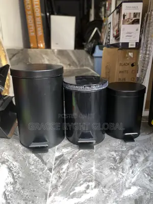 12l Black Pedal Bin