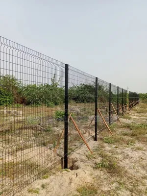 Panel Mesh With Pole