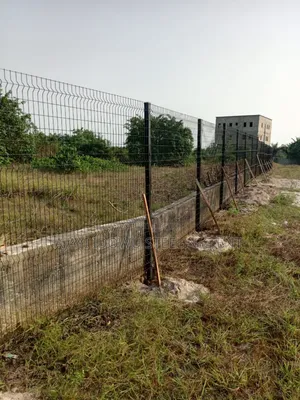 Black Panel Mesh With Pole
