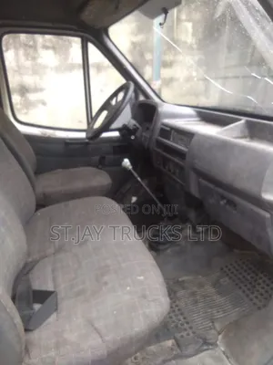 Ford Transit 2004 Yellow